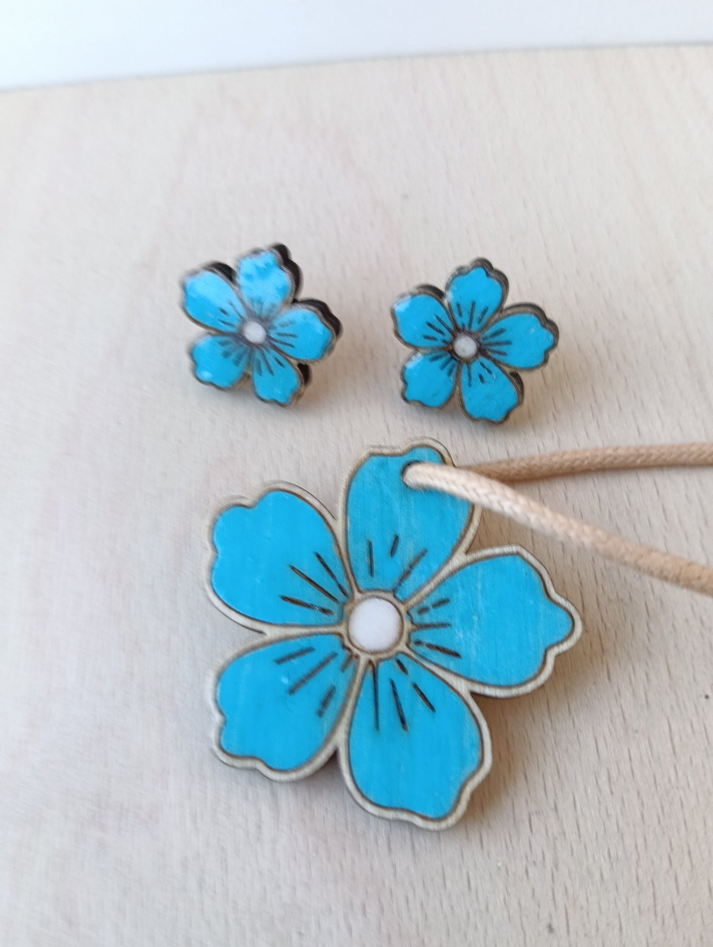 Conjunto pendientes y colgante