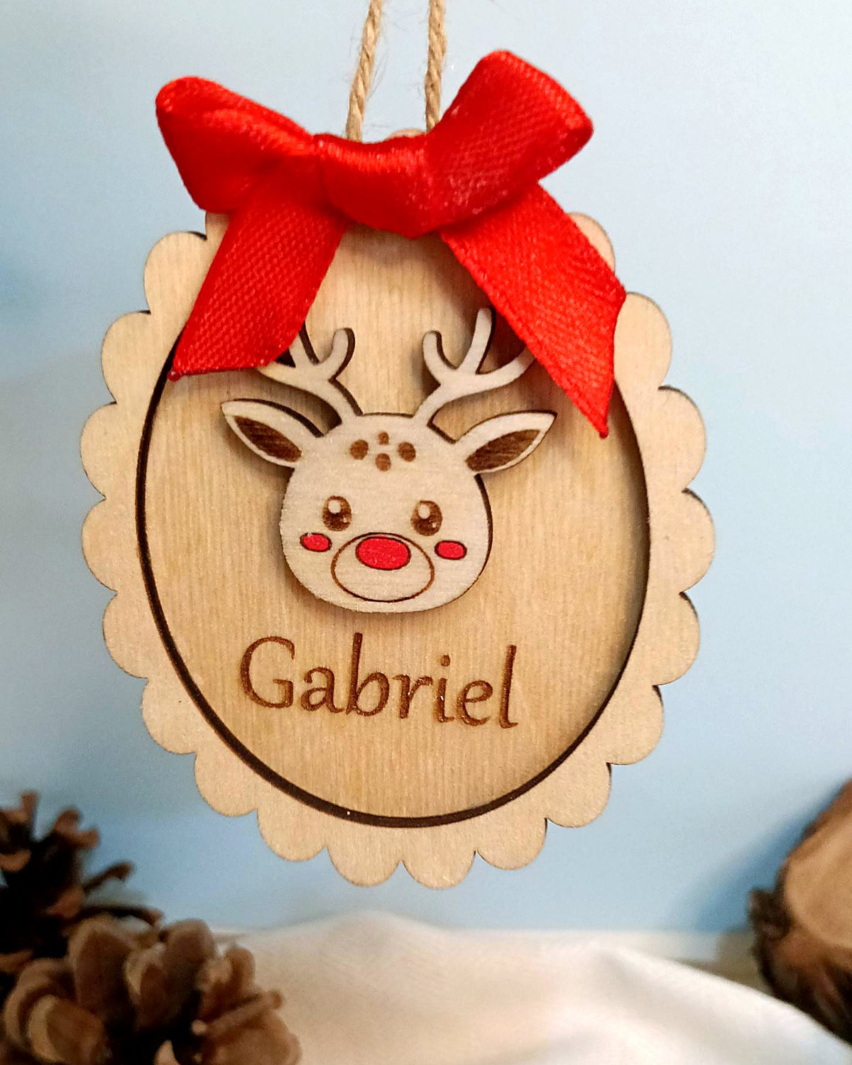 Adorno de Navidad infantil con reno y nombre personalizado