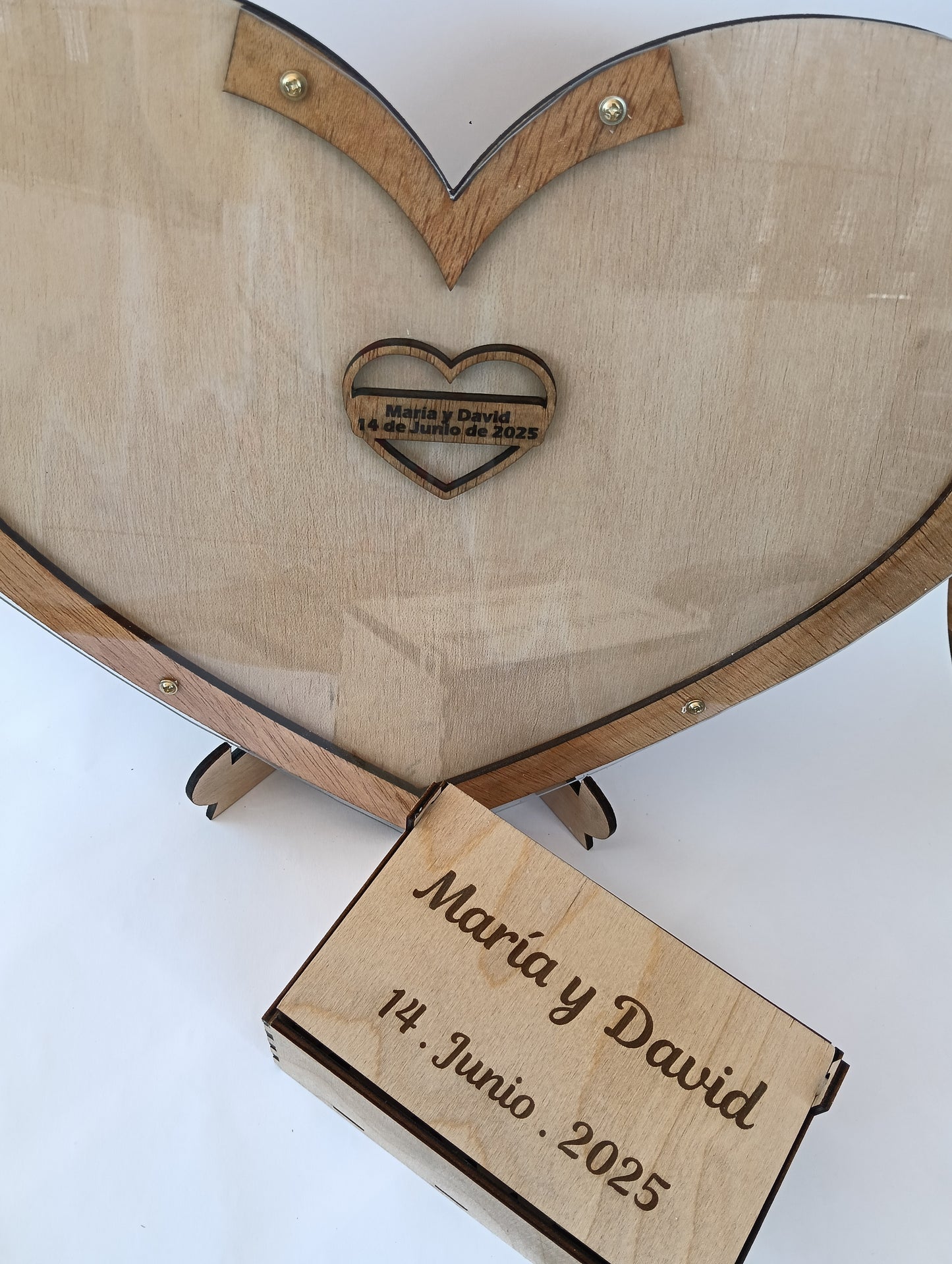 Corazón para firmas de invitados personalizado en madera