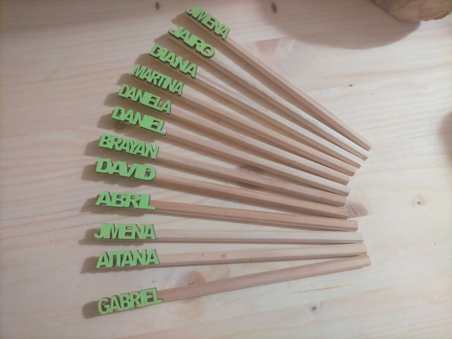 Lápices de madera personalizados con nombre