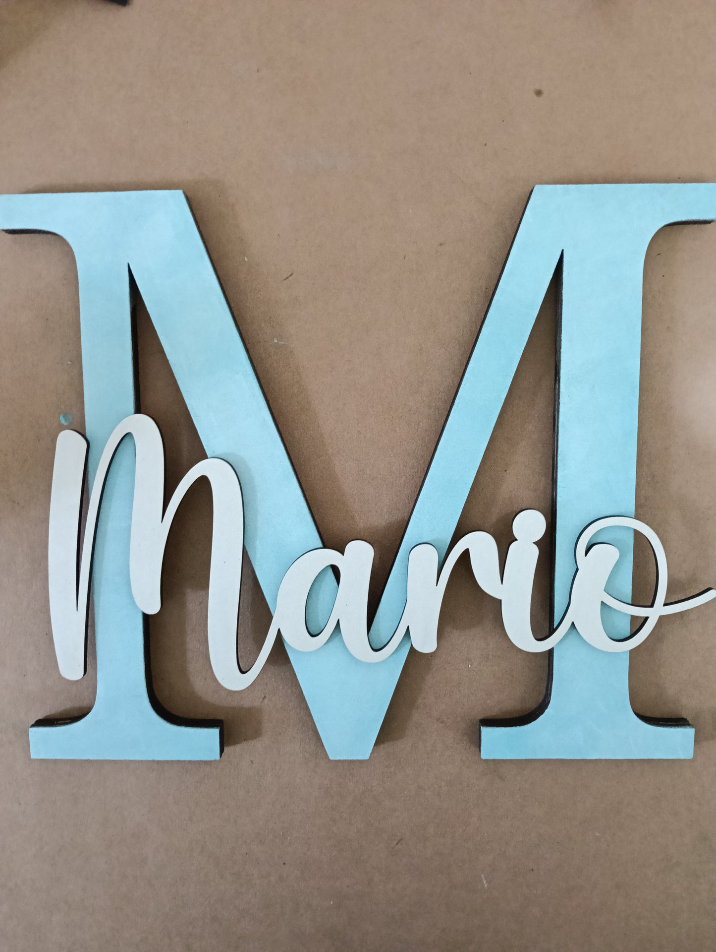 Letra de madera personalizada con nombre