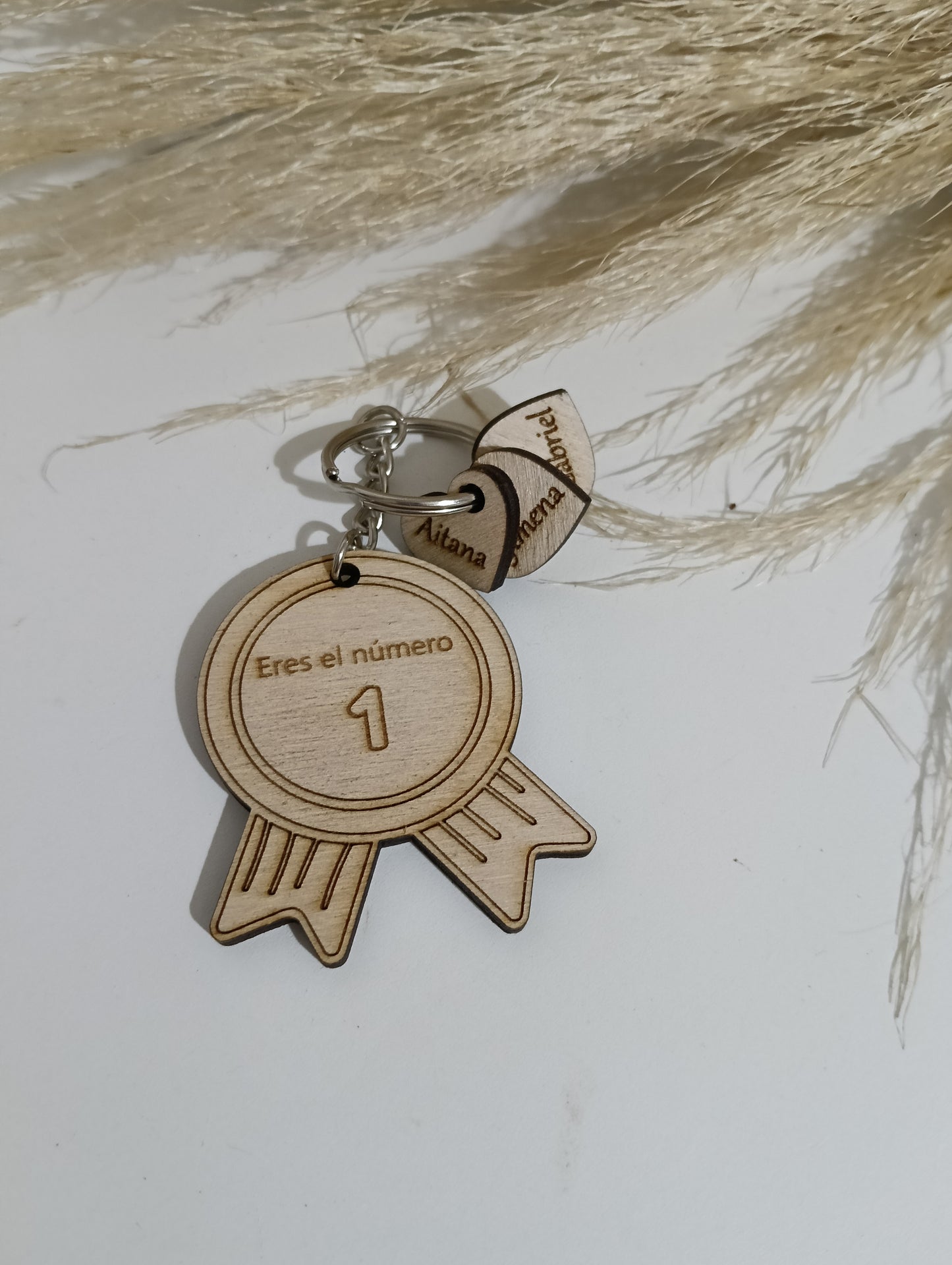 Llavero personalizado de madera con forma de medalla – Regalo original para el Día del Padre