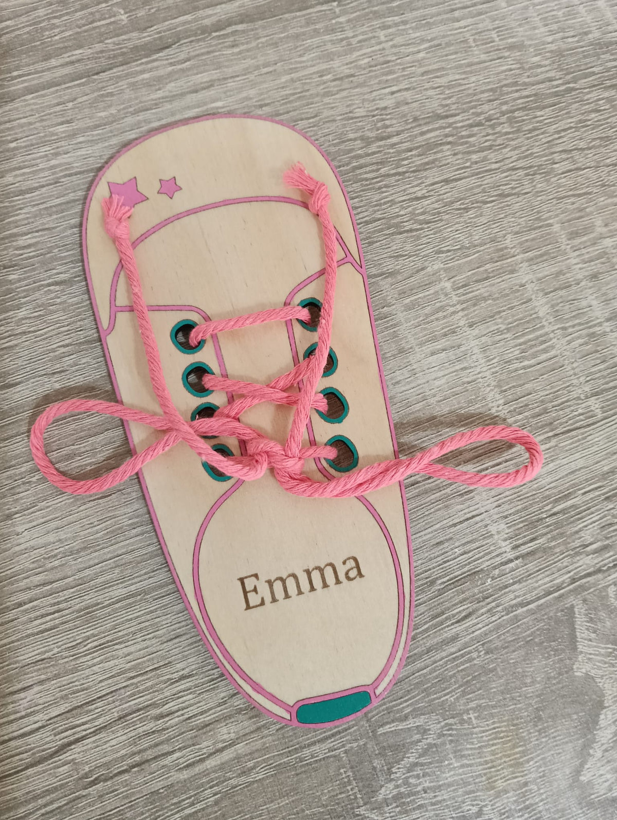 Zapato de aprendizaje personalizado de madera – Juego educativo para aprender a atarse los cordones