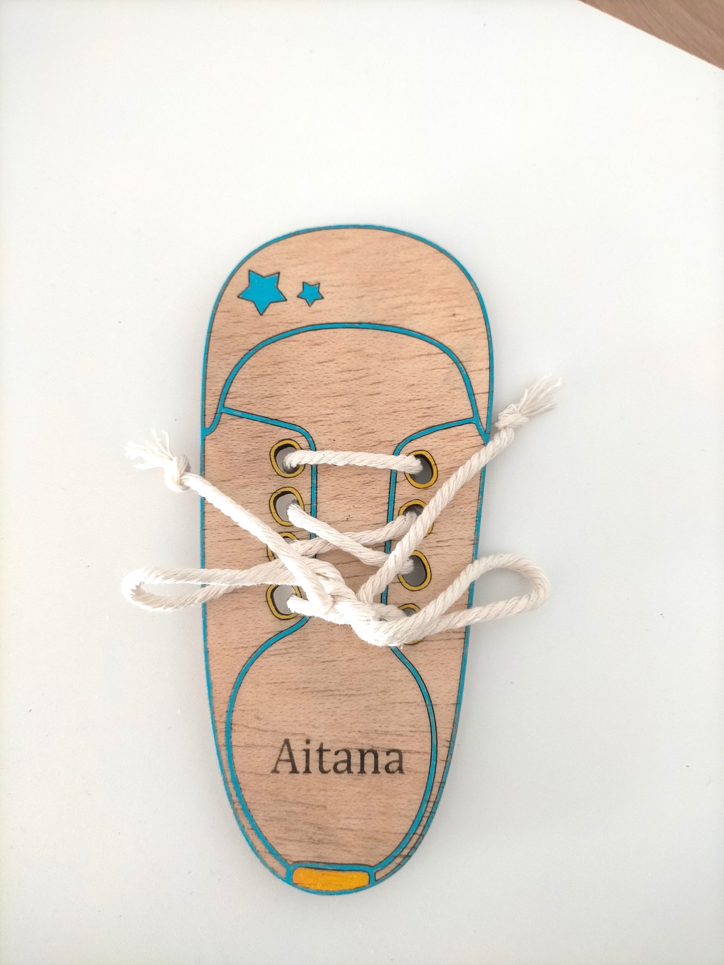 Zapato de aprendizaje personalizado de madera – Juego educativo para aprender a atarse los cordones