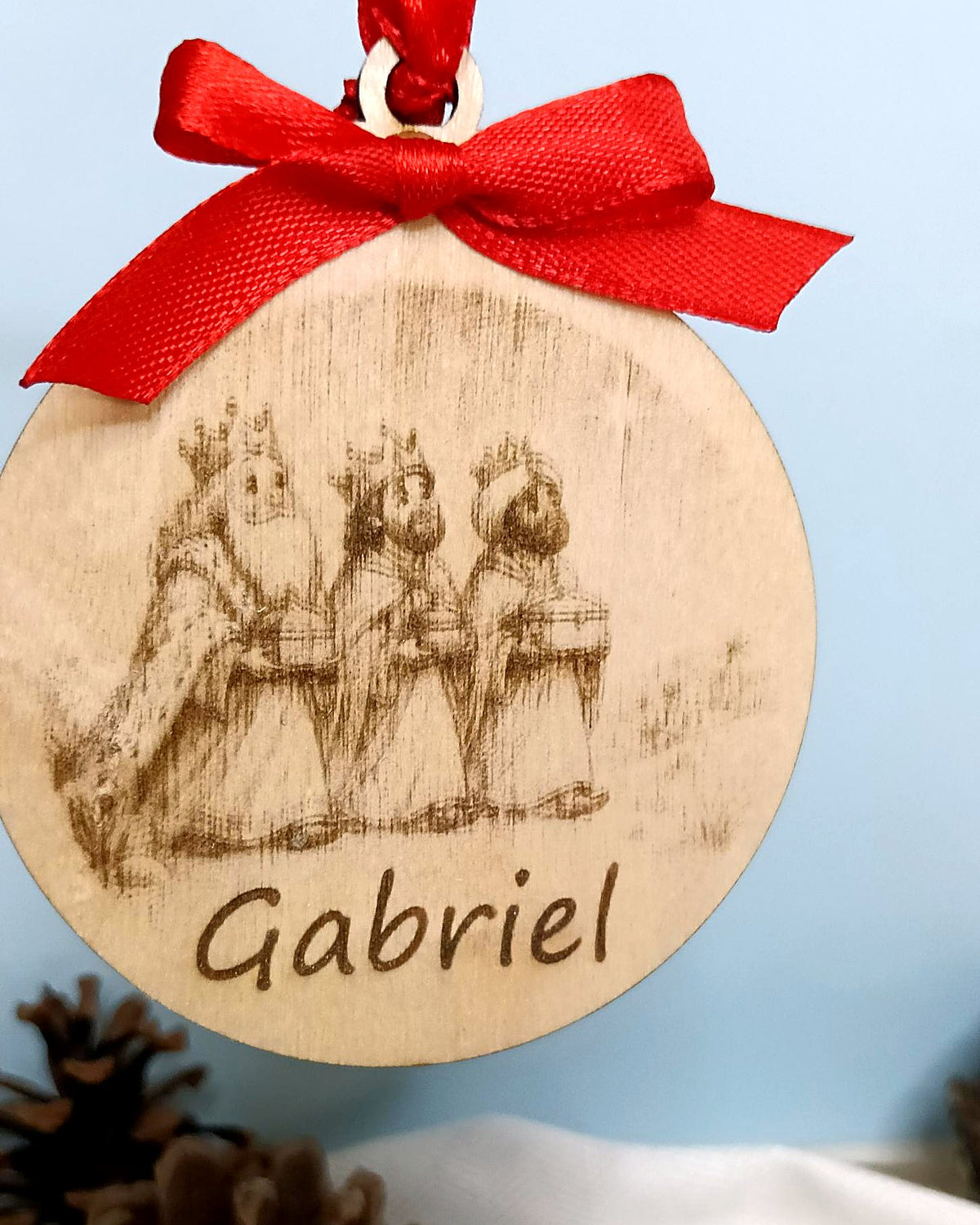 Bola de Navidad personalizada con los Reyes Magos y nombre